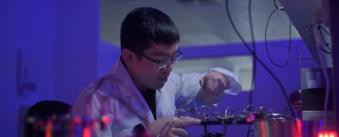 QuantX Lab’s Yong Ooi working on one of the company's world-leading technologies