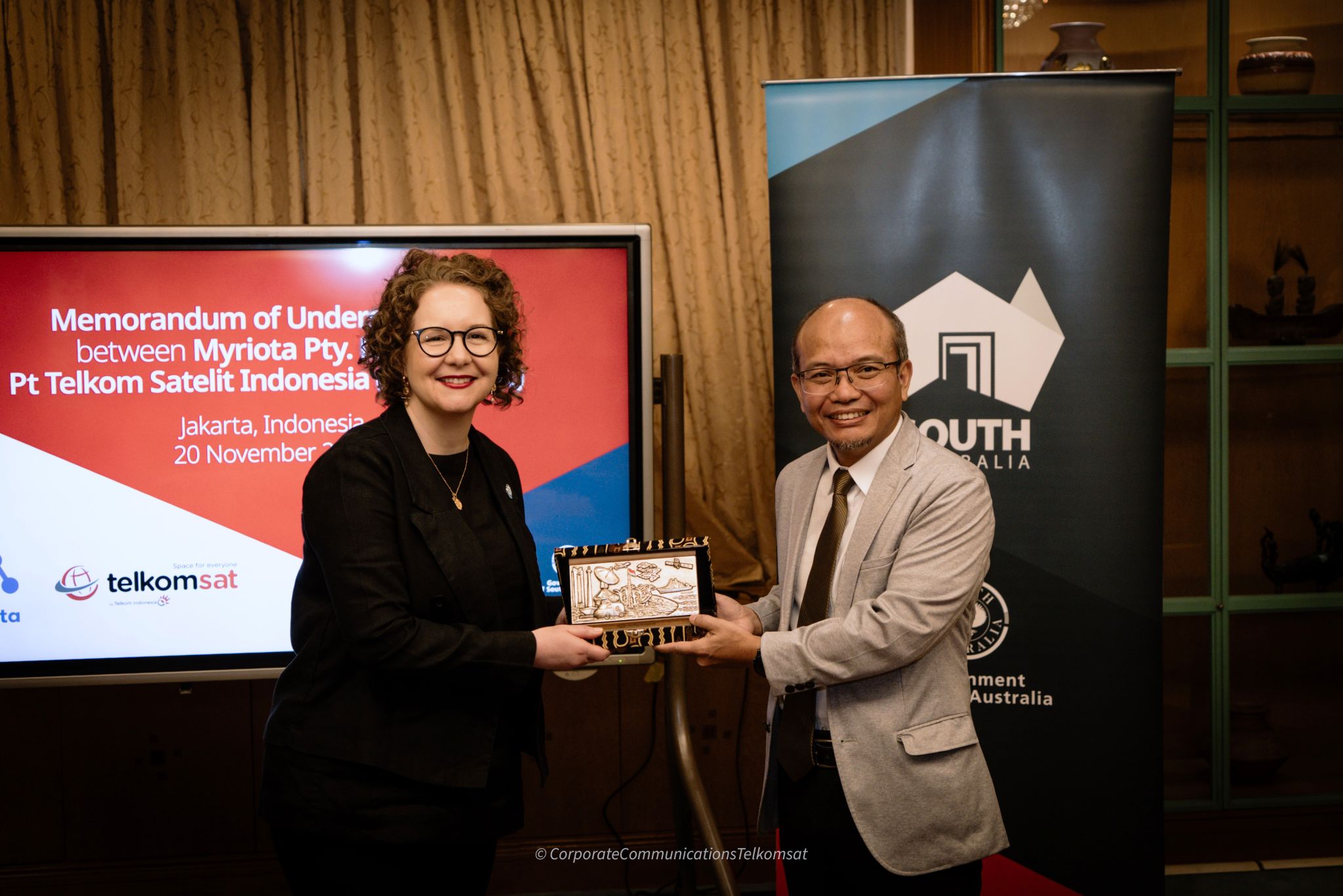 Myriota signs MoU with Telkomsat Two representatives from Myriota and Indonesia’s Telkomsat ahead of their landmark agreement